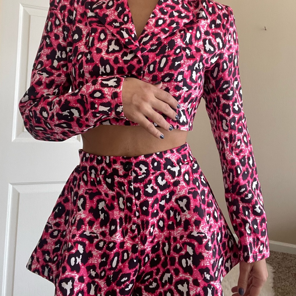 BRAND NEW Animal Print set size M